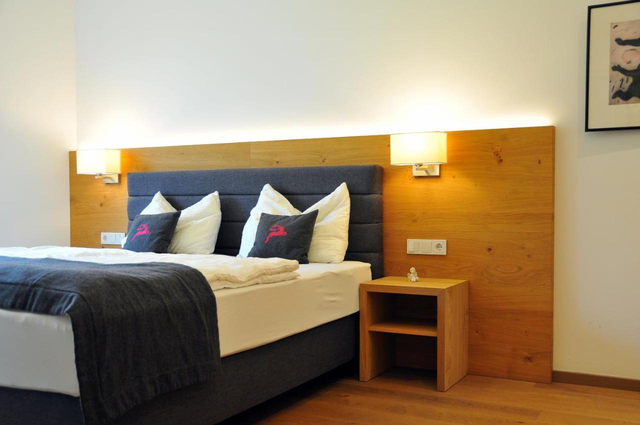 Ruhige Ferienwohnung Mit Garten Und Garage In Privatvilla 말렝고 외부 사진
