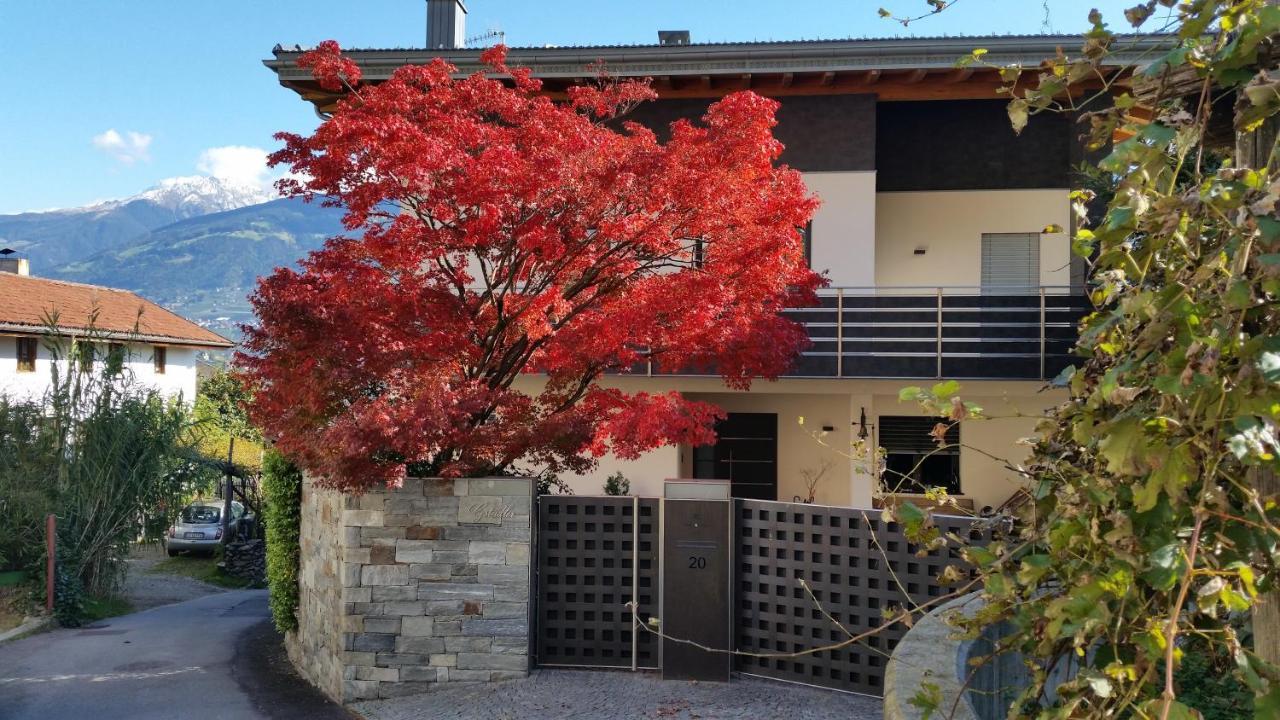 Ruhige Ferienwohnung Mit Garten Und Garage In Privatvilla 말렝고 외부 사진