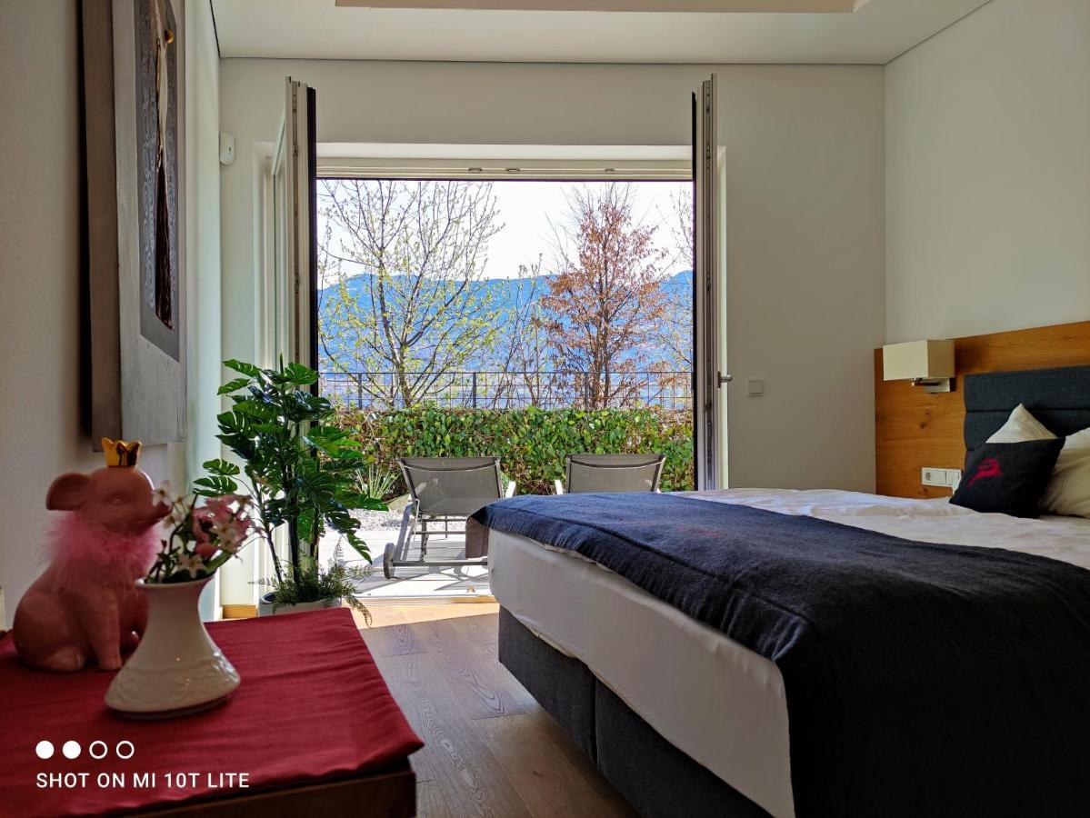 Ruhige Ferienwohnung Mit Garten Und Garage In Privatvilla 말렝고 외부 사진