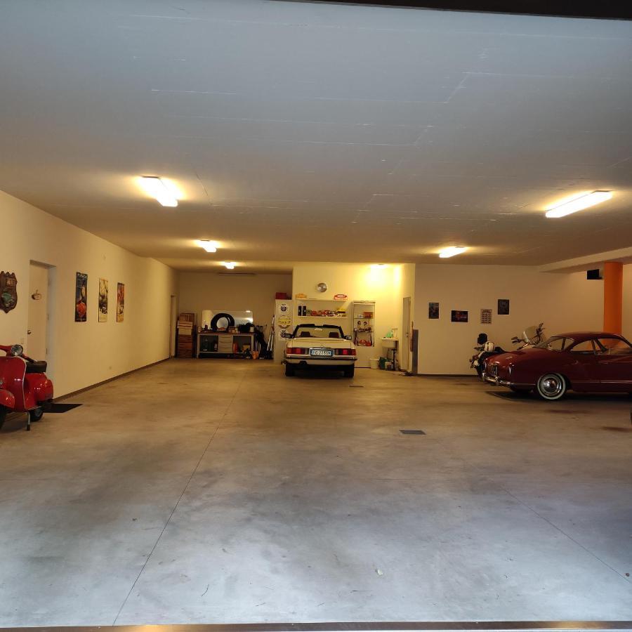 Ruhige Ferienwohnung Mit Garten Und Garage In Privatvilla 말렝고 외부 사진